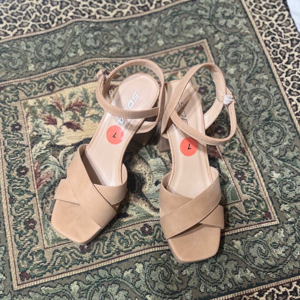 Soda Women's Tan Sandals